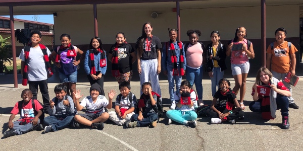 Aimee Islas and her class