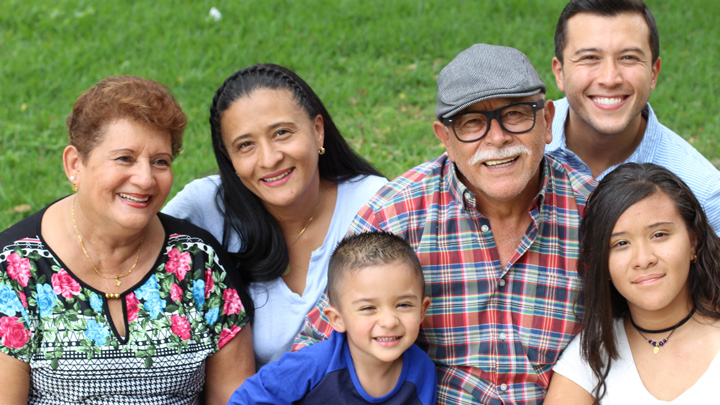 latine extended family at a park